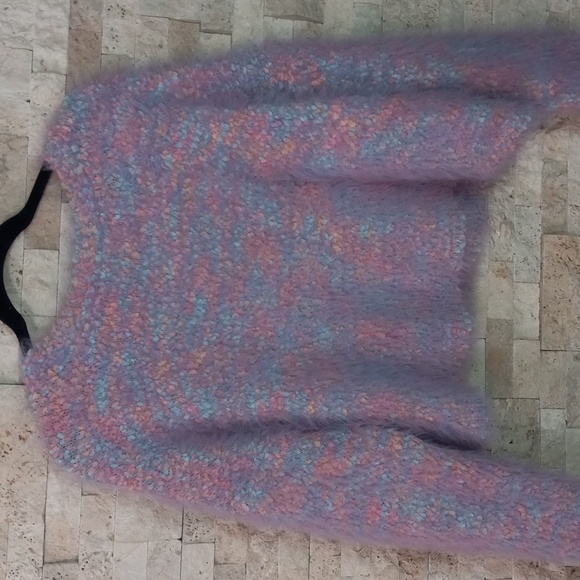 Urban Outfitters Sweaters - Urban Outfitters Soft Fuzzy Cropped Sweater Sz L